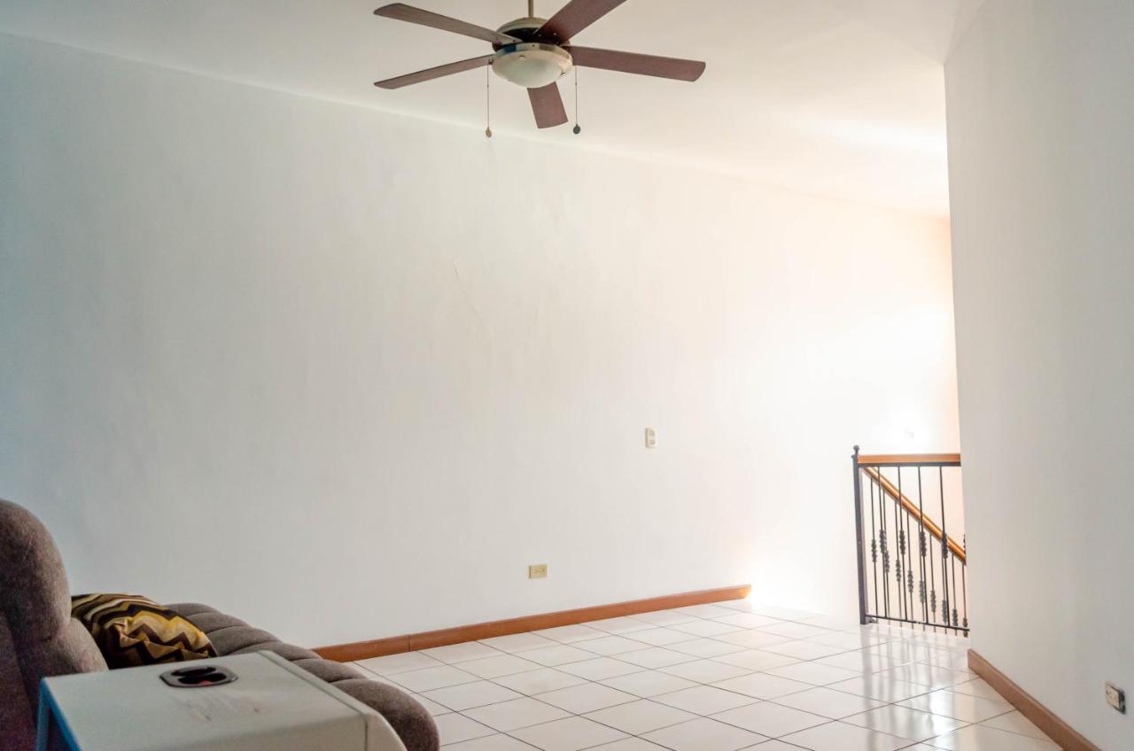 Alojamiento Completo 3 Habitaciones Chihuahua Exterior photo